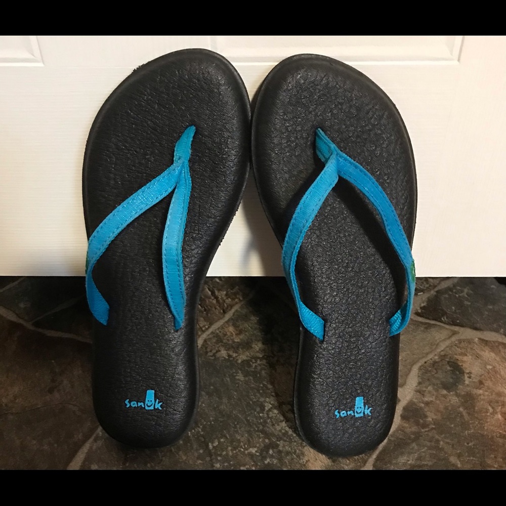 Sanuk Women’s 7 Flip Flop yoga mat